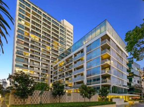 Luxury 2BR APT - Stunning Bay View CBD View LV16